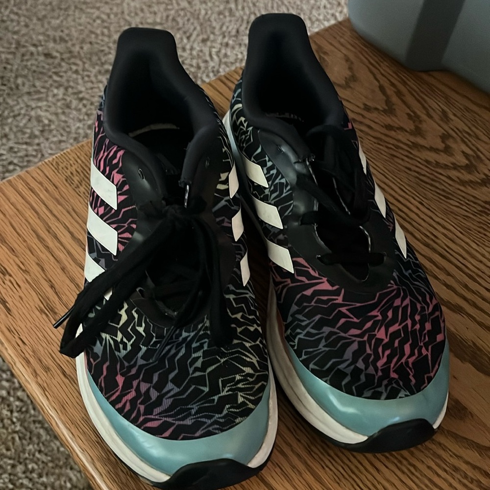 Adidas tennishoes
